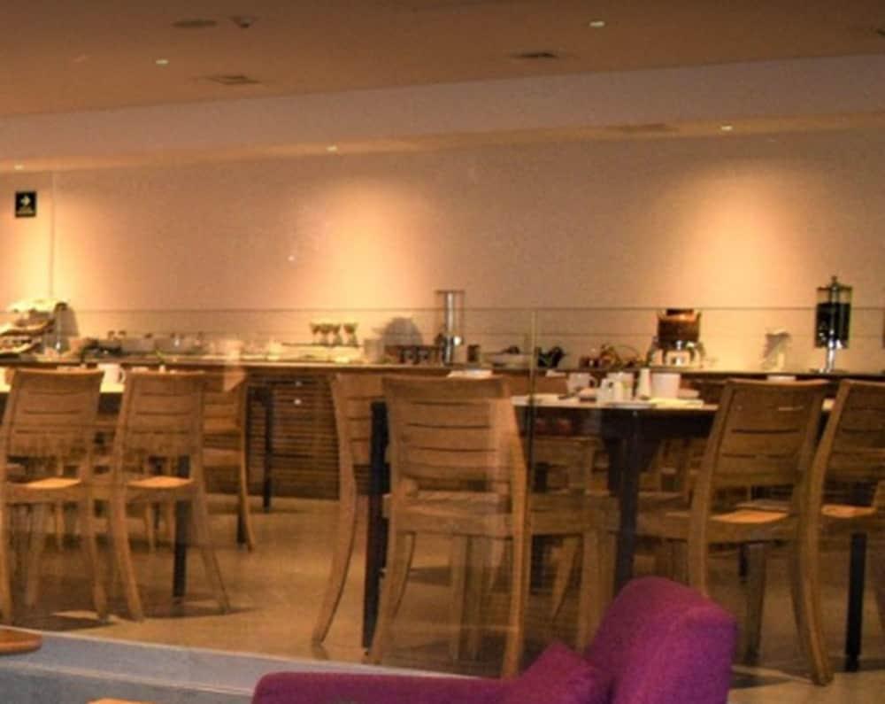 Hotel Plaza Genova Centro Guadalajara Eksteriør billede