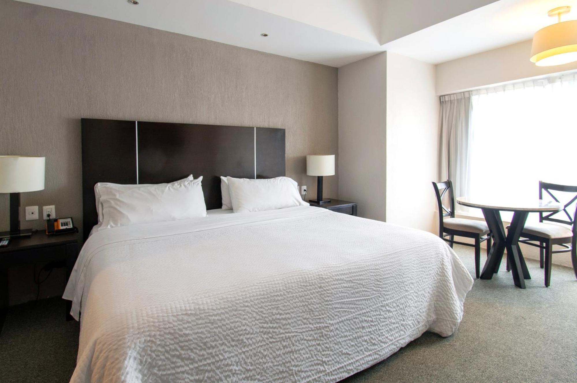 Hotel Plaza Genova Centro Guadalajara Eksteriør billede