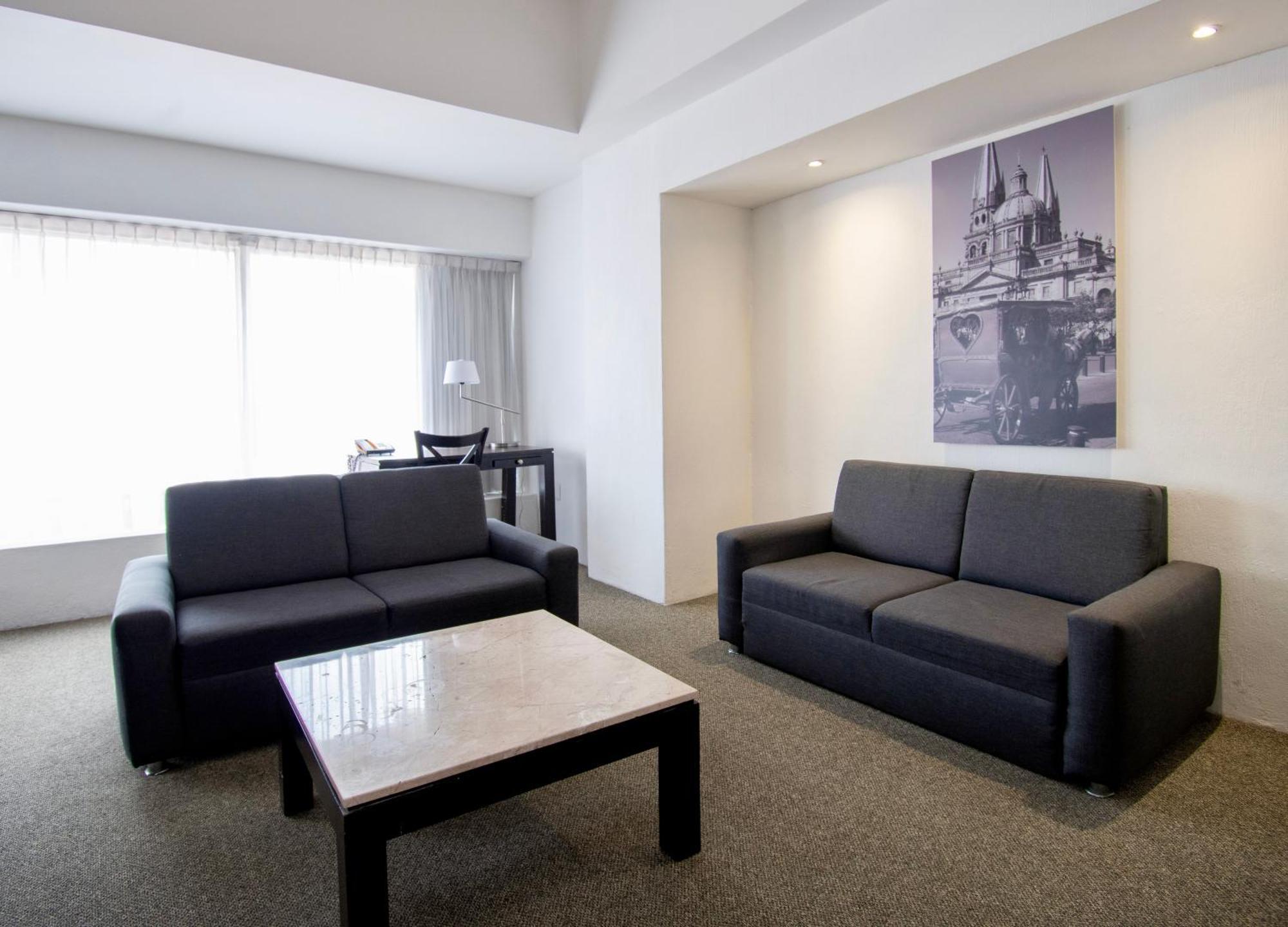 Hotel Plaza Genova Centro Guadalajara Eksteriør billede
