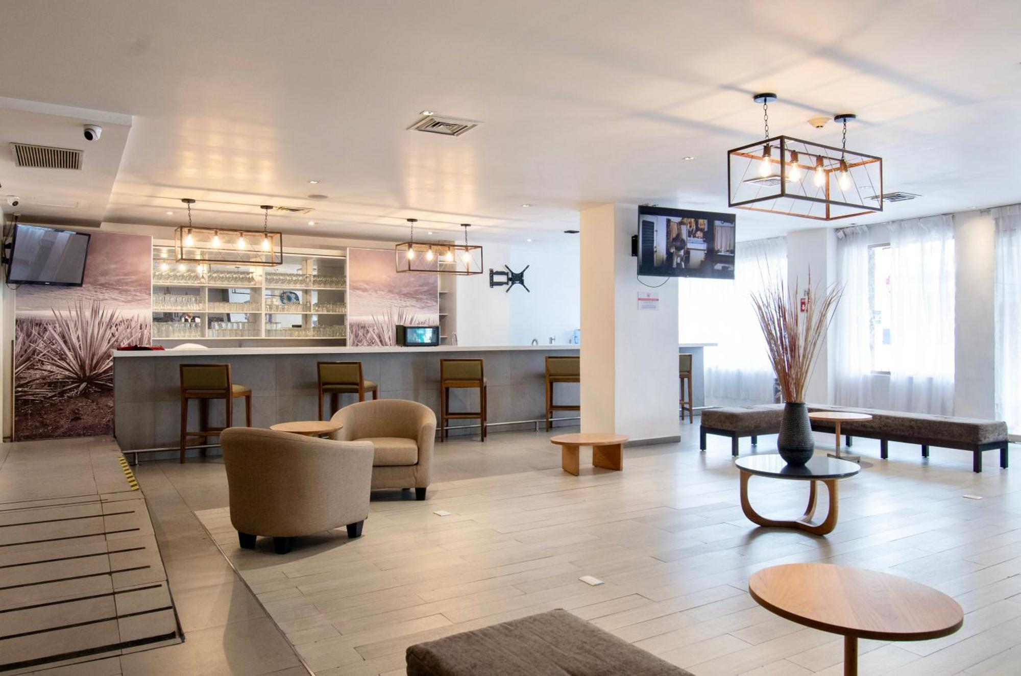 Hotel Plaza Genova Centro Guadalajara Eksteriør billede