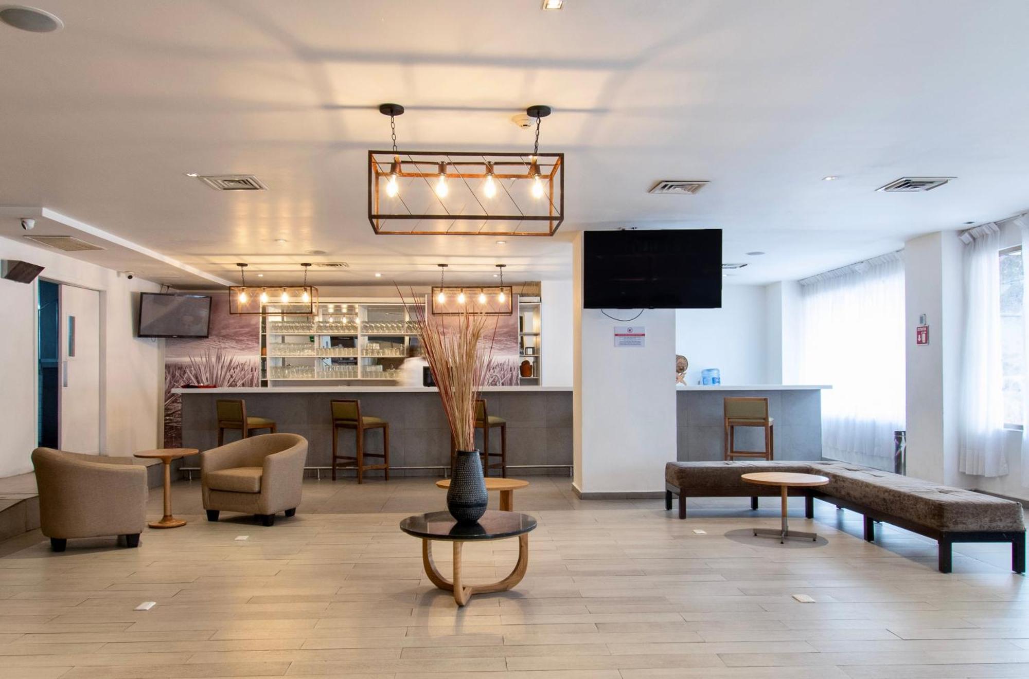 Hotel Plaza Genova Centro Guadalajara Eksteriør billede