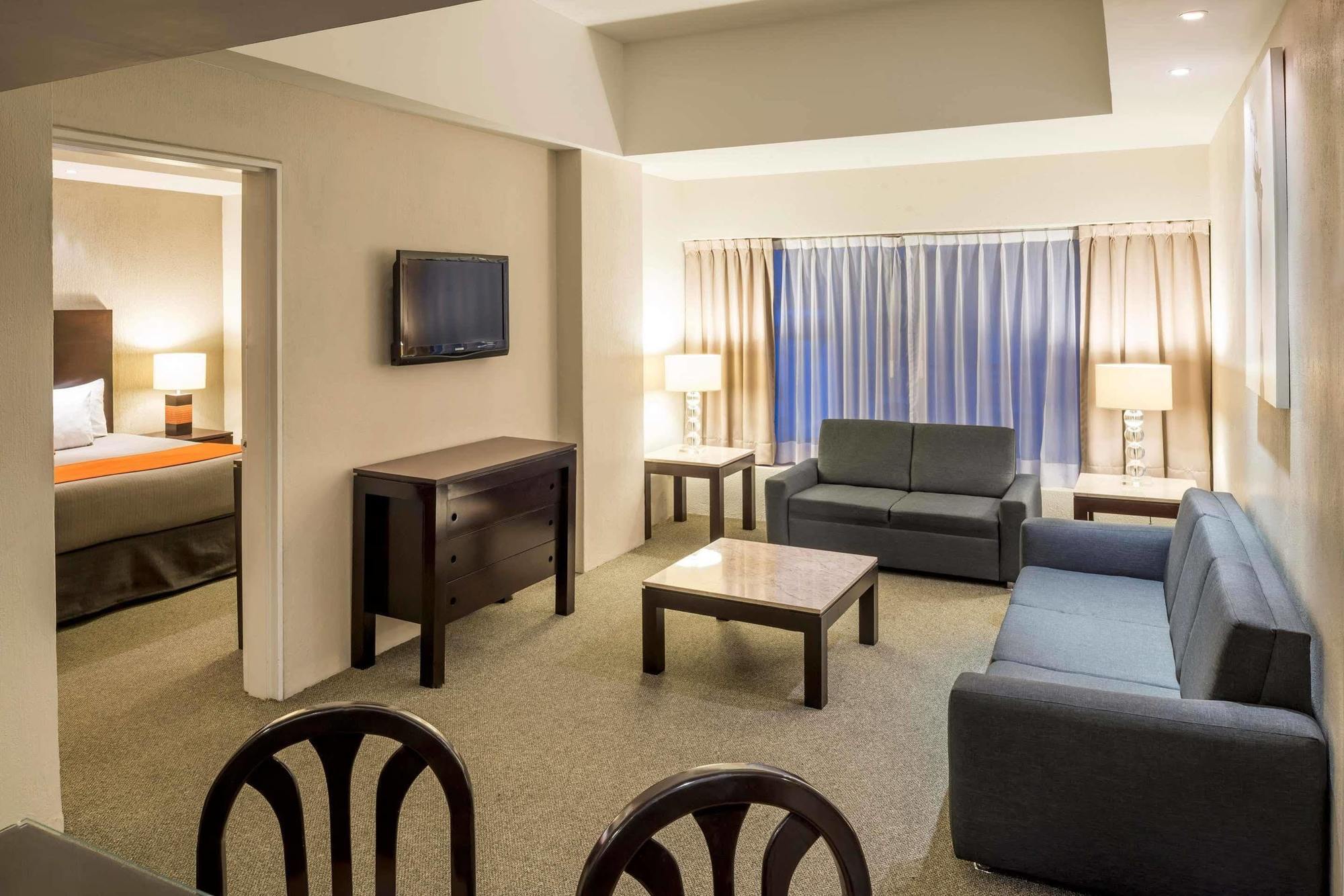 Hotel Plaza Genova Centro Guadalajara Eksteriør billede